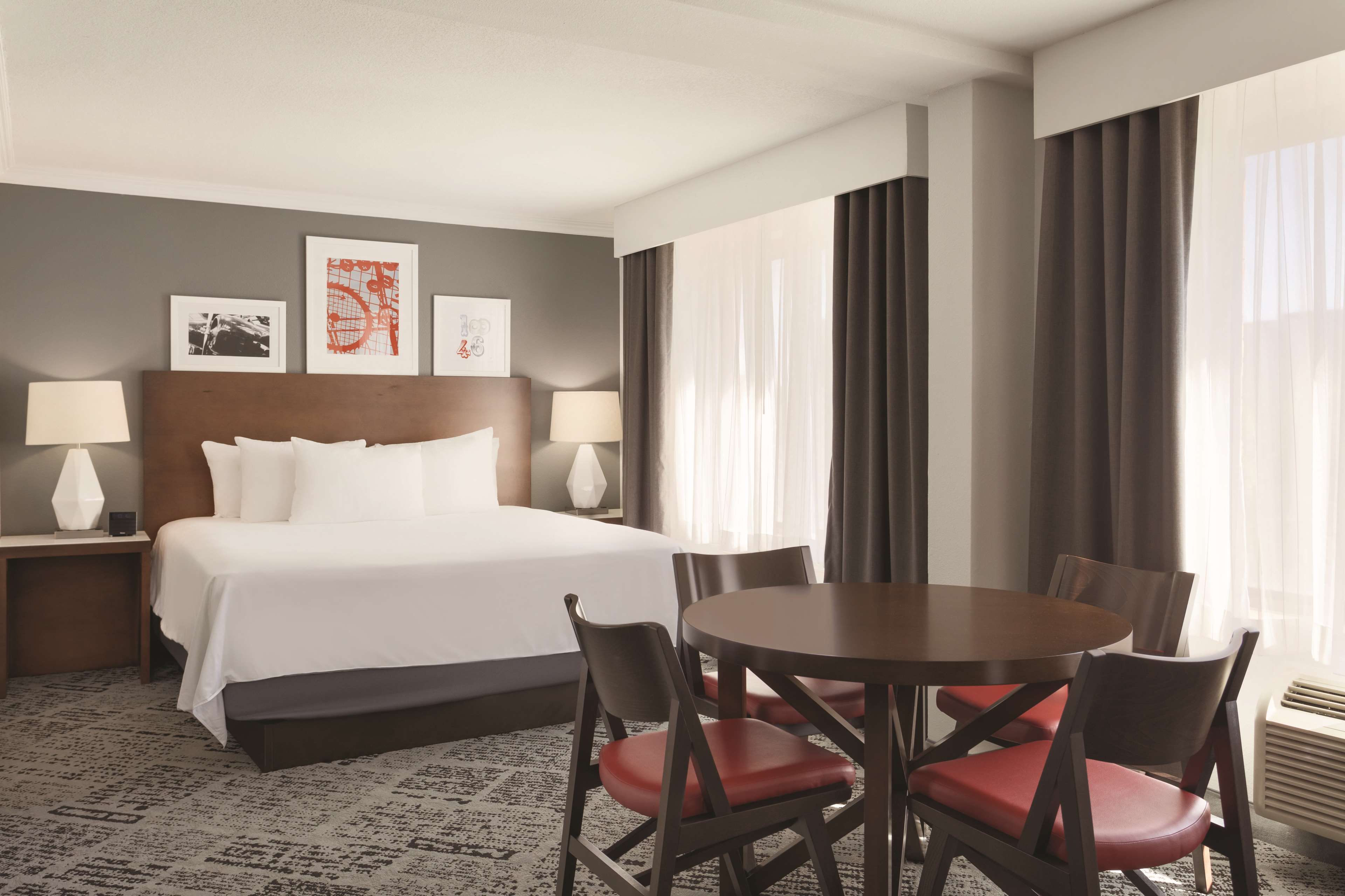 Pace Hotel Addison