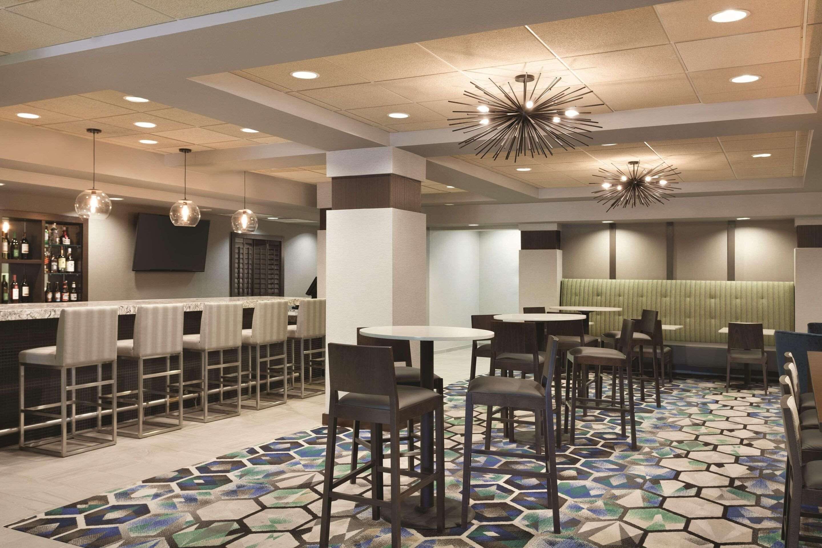 Pace Hotel Addison