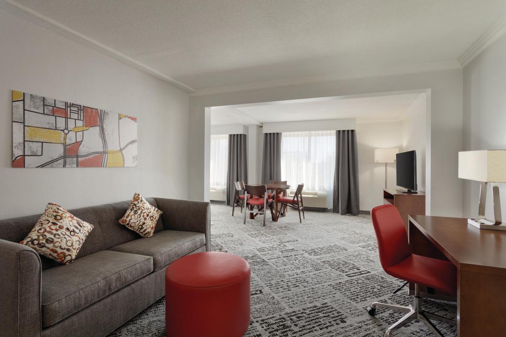 Pace Hotel Addison