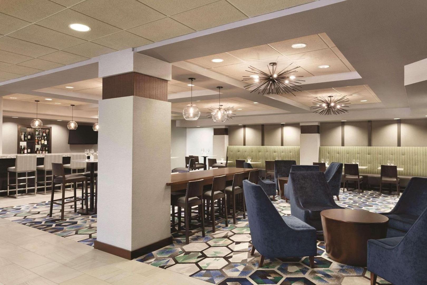 Pace Hotel Addison