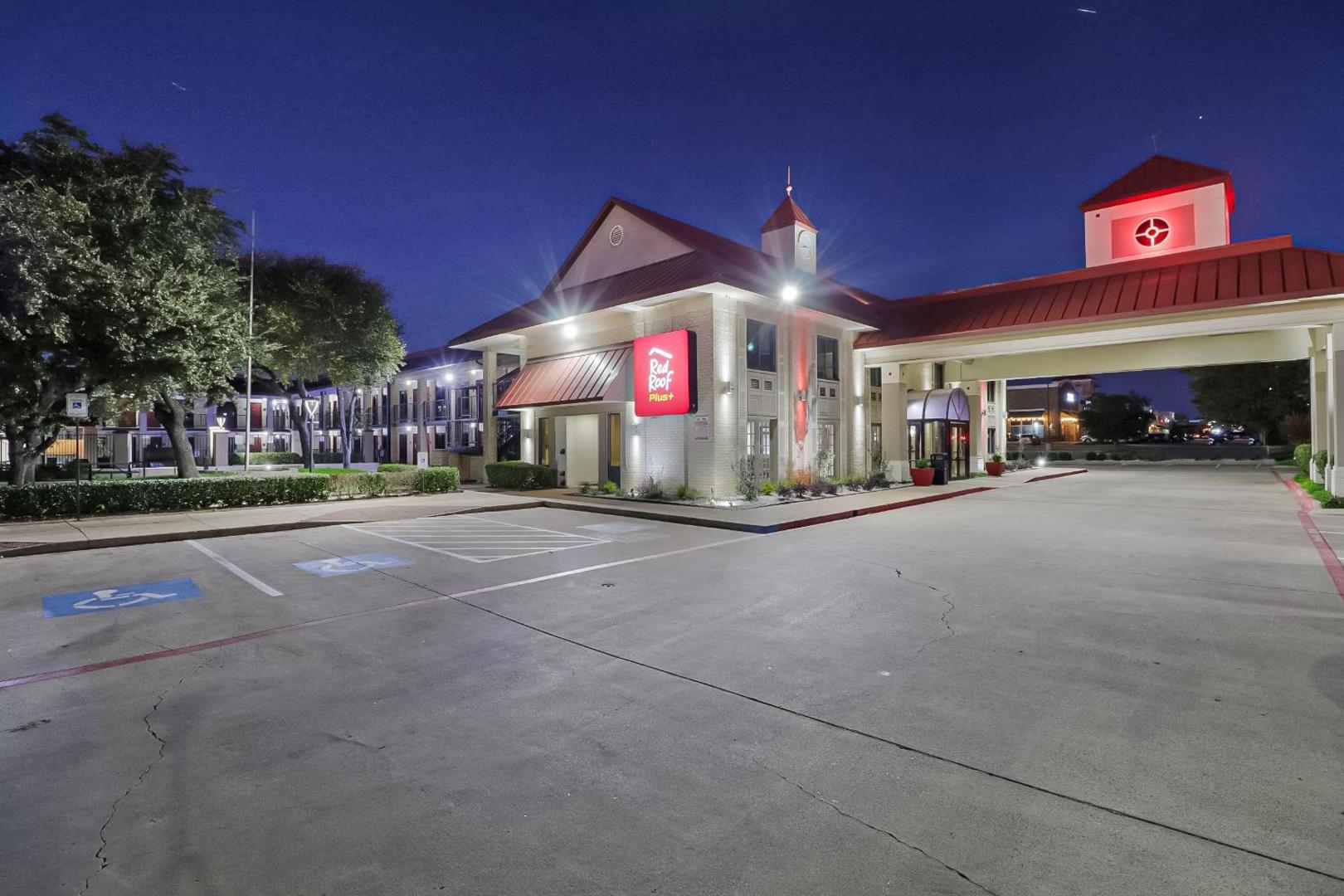 Red Roof PLUS+ Dallas - Addison