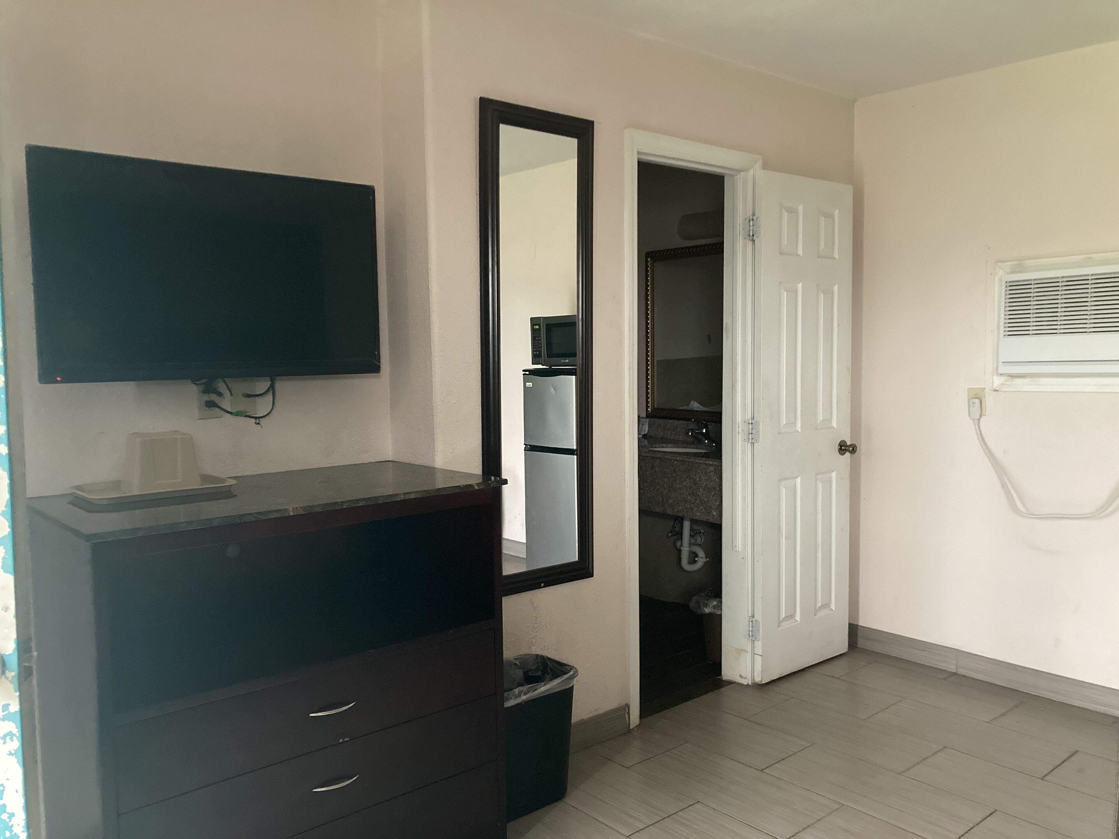 Capri Motel