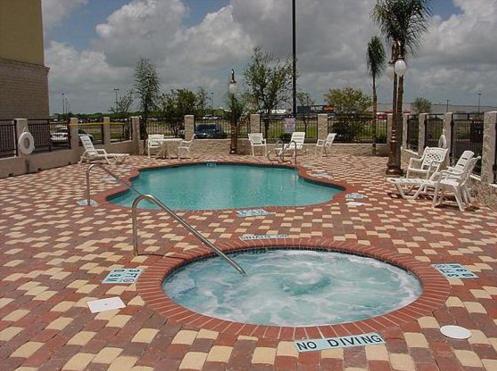 Holiday Inn Express Hotel & Suites Alice