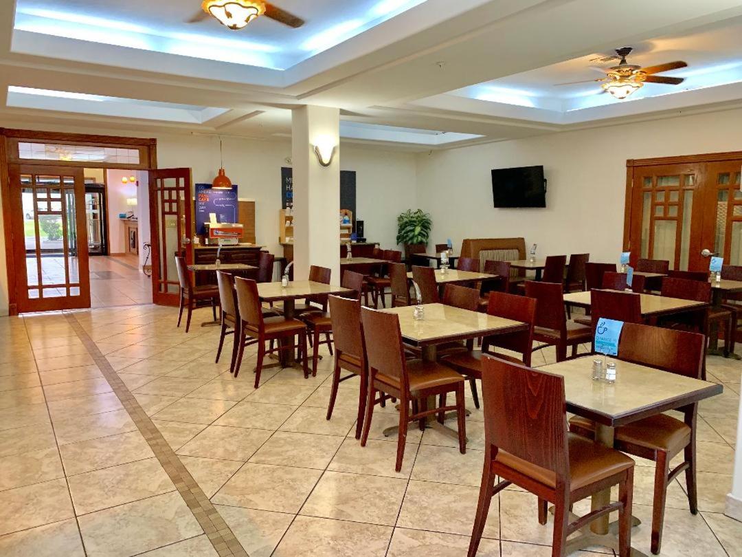 Holiday Inn Express Hotel & Suites Alice