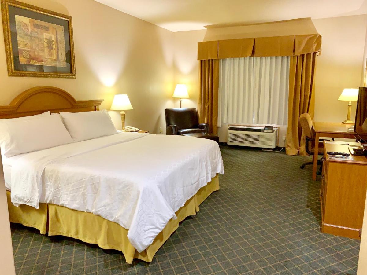 Holiday Inn Express Hotel & Suites Alice