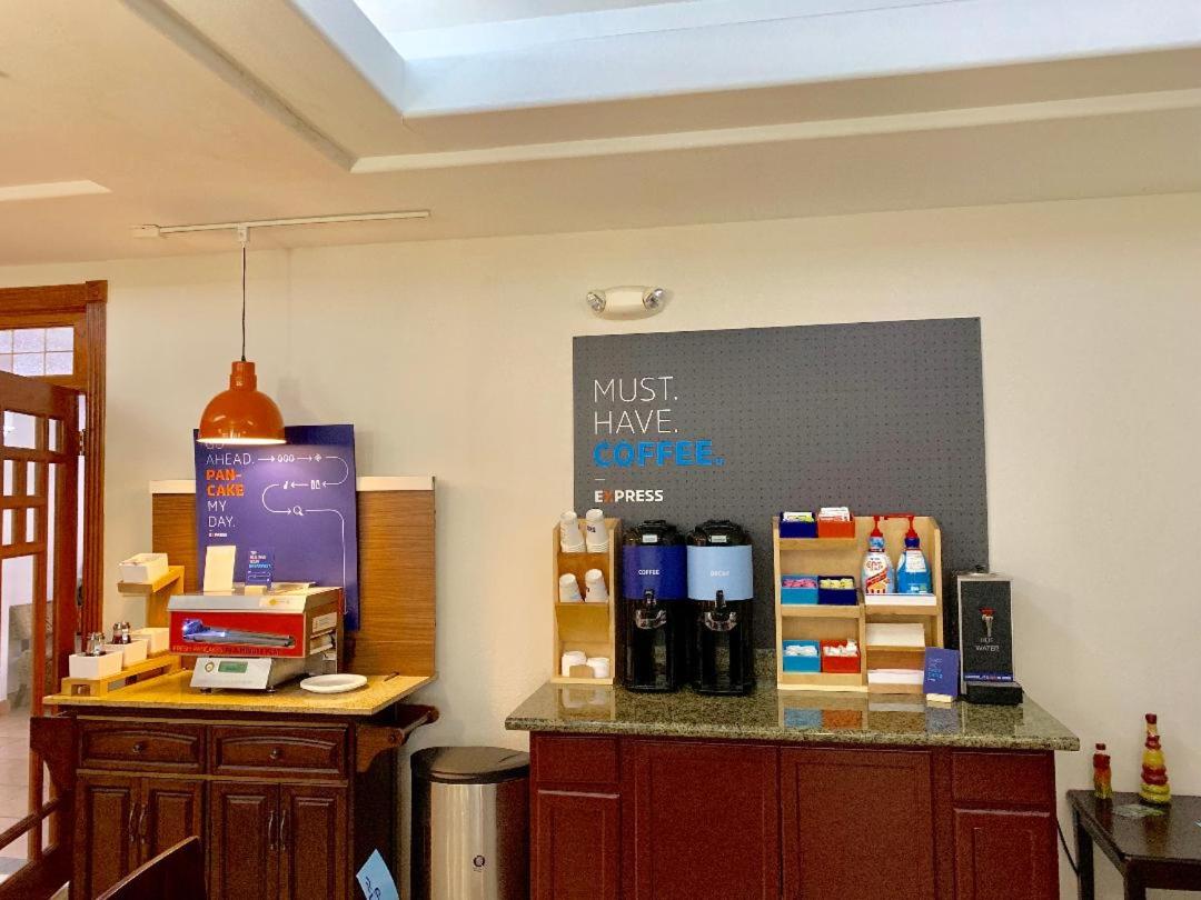 Holiday Inn Express Hotel & Suites Alice