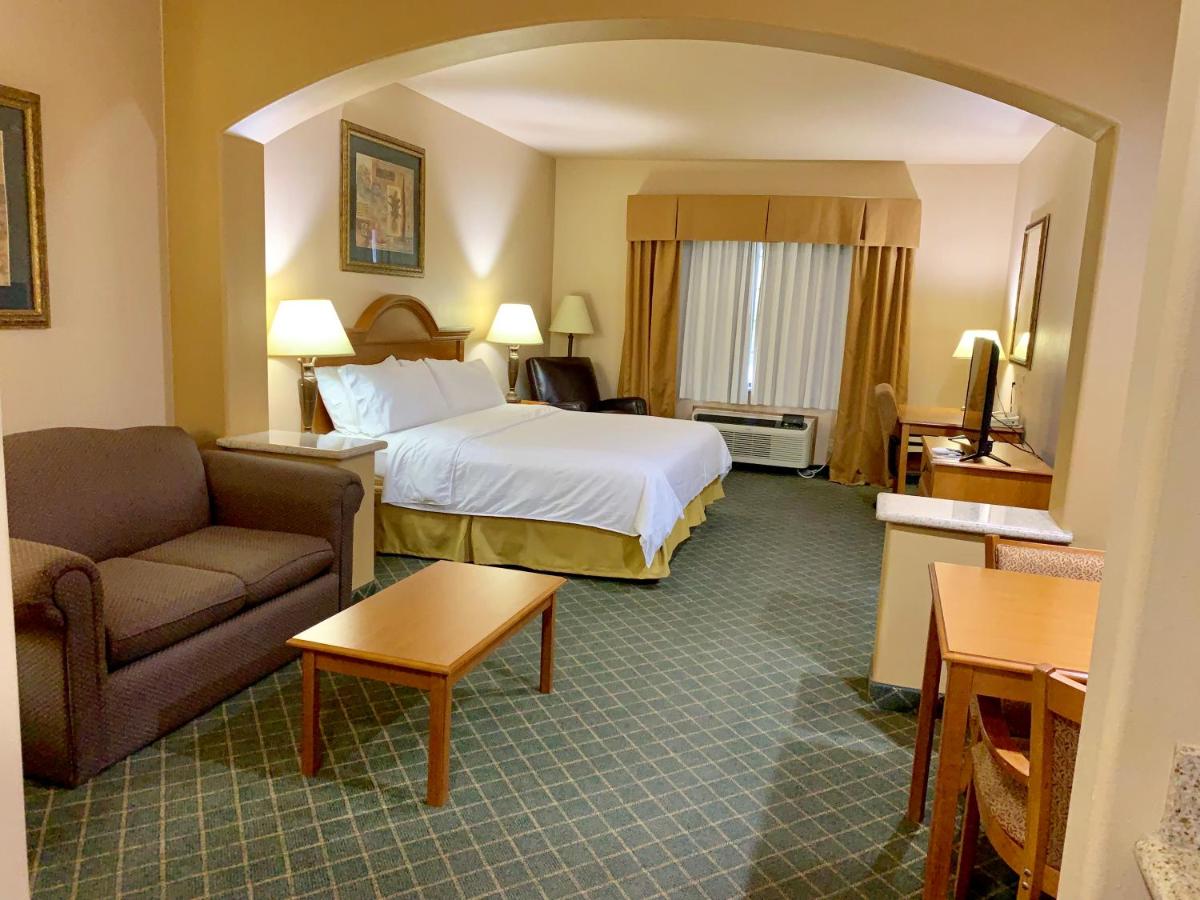 Holiday Inn Express Hotel & Suites Alice