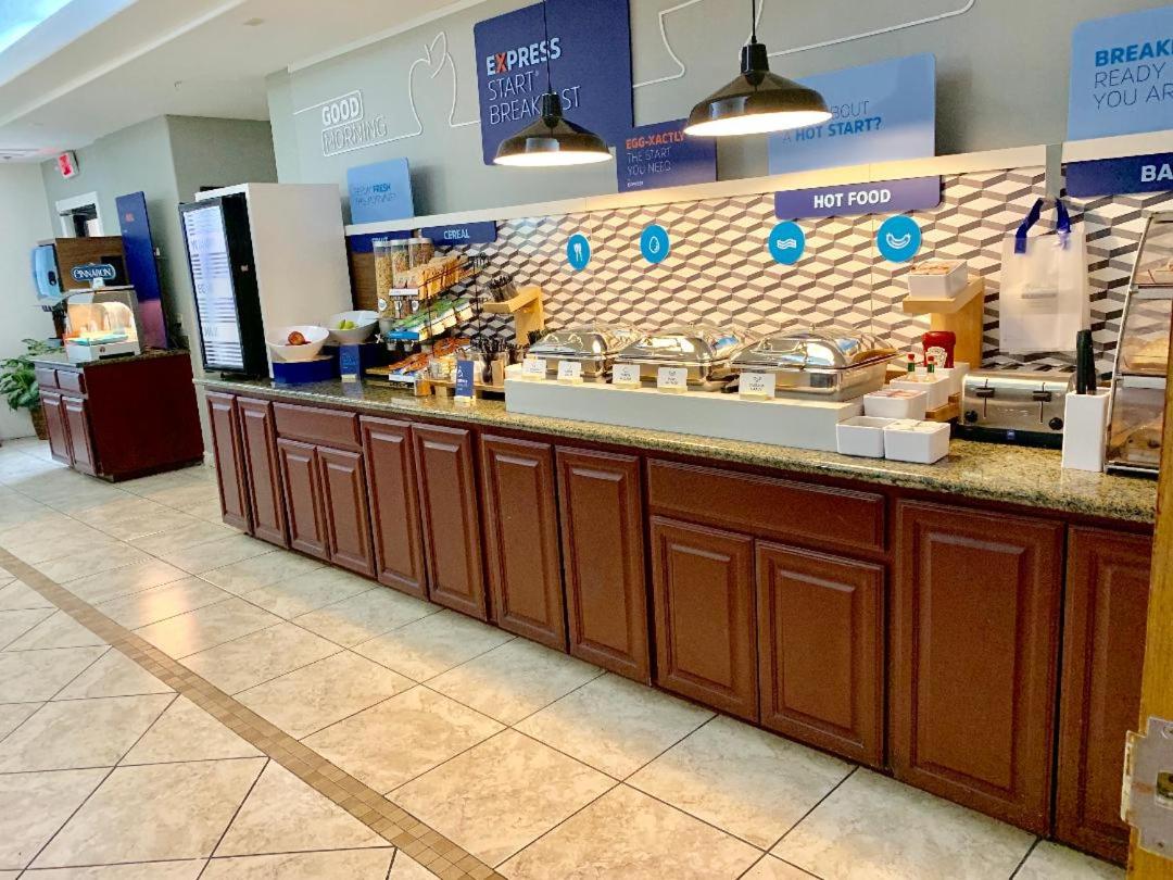 Holiday Inn Express Hotel & Suites Alice