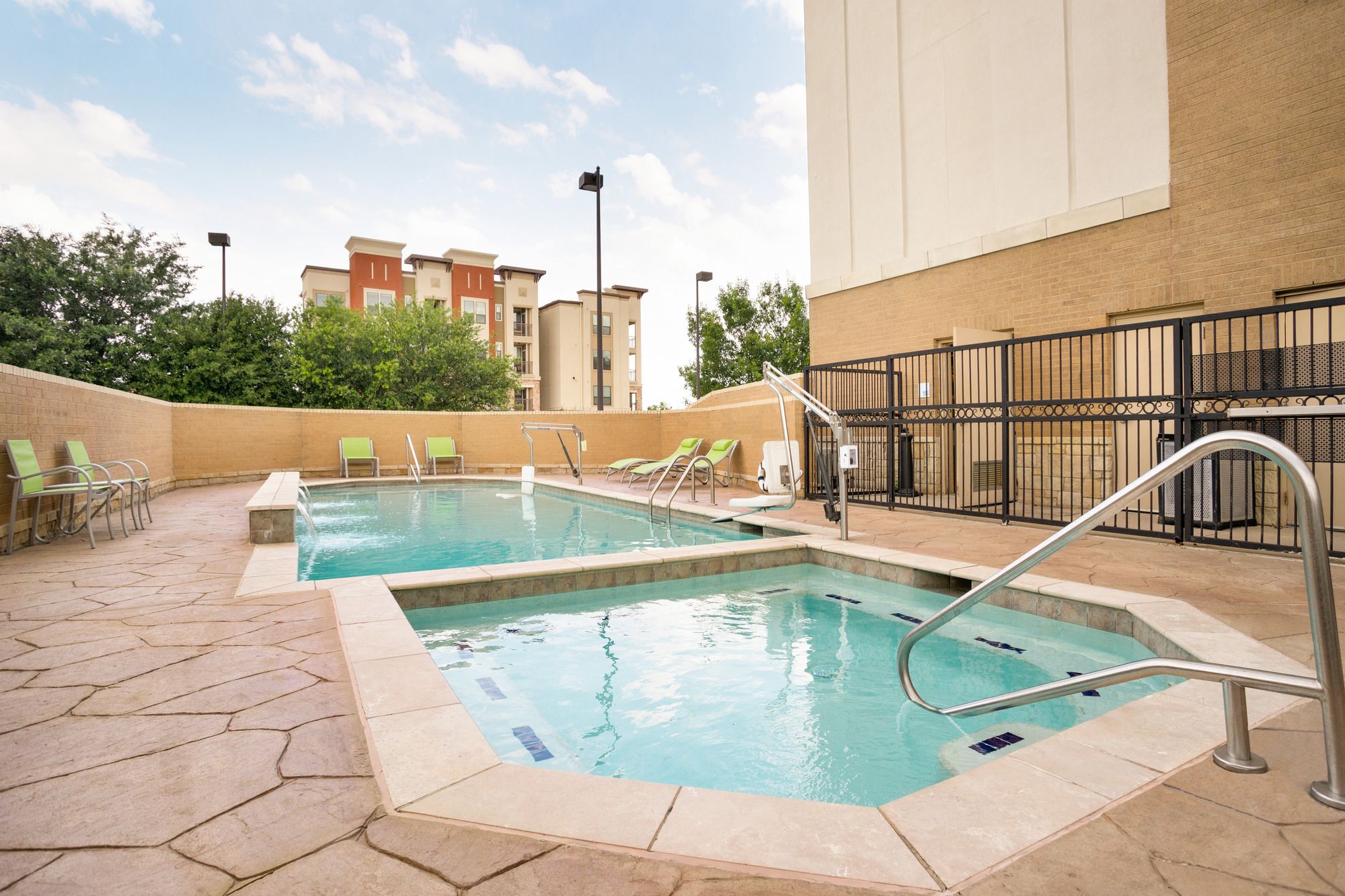 Holiday Inn Express & Suites Allen