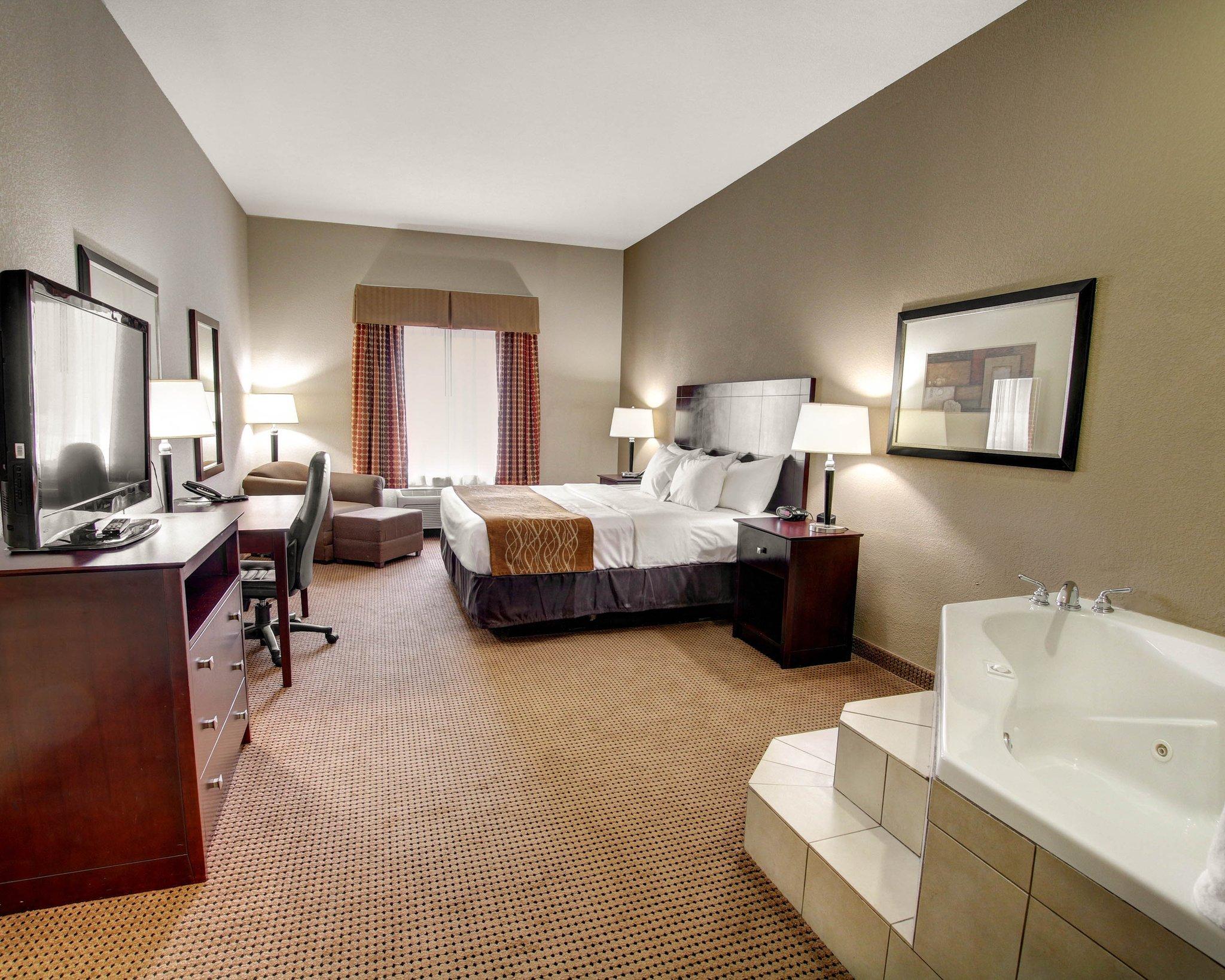 Comfort Inn & Suites Alvarado