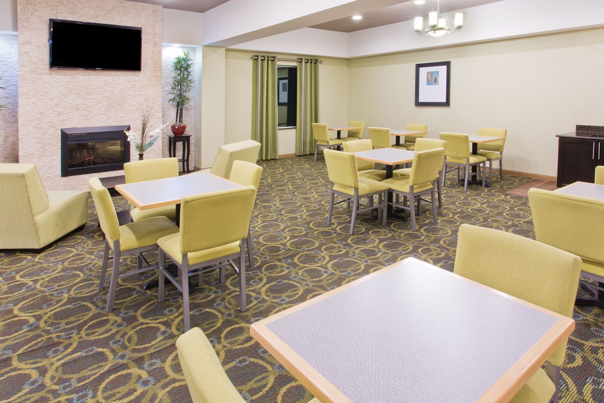 Holiday Inn Express Alvarado