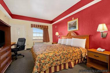 Motel 6 Alvarado, TX