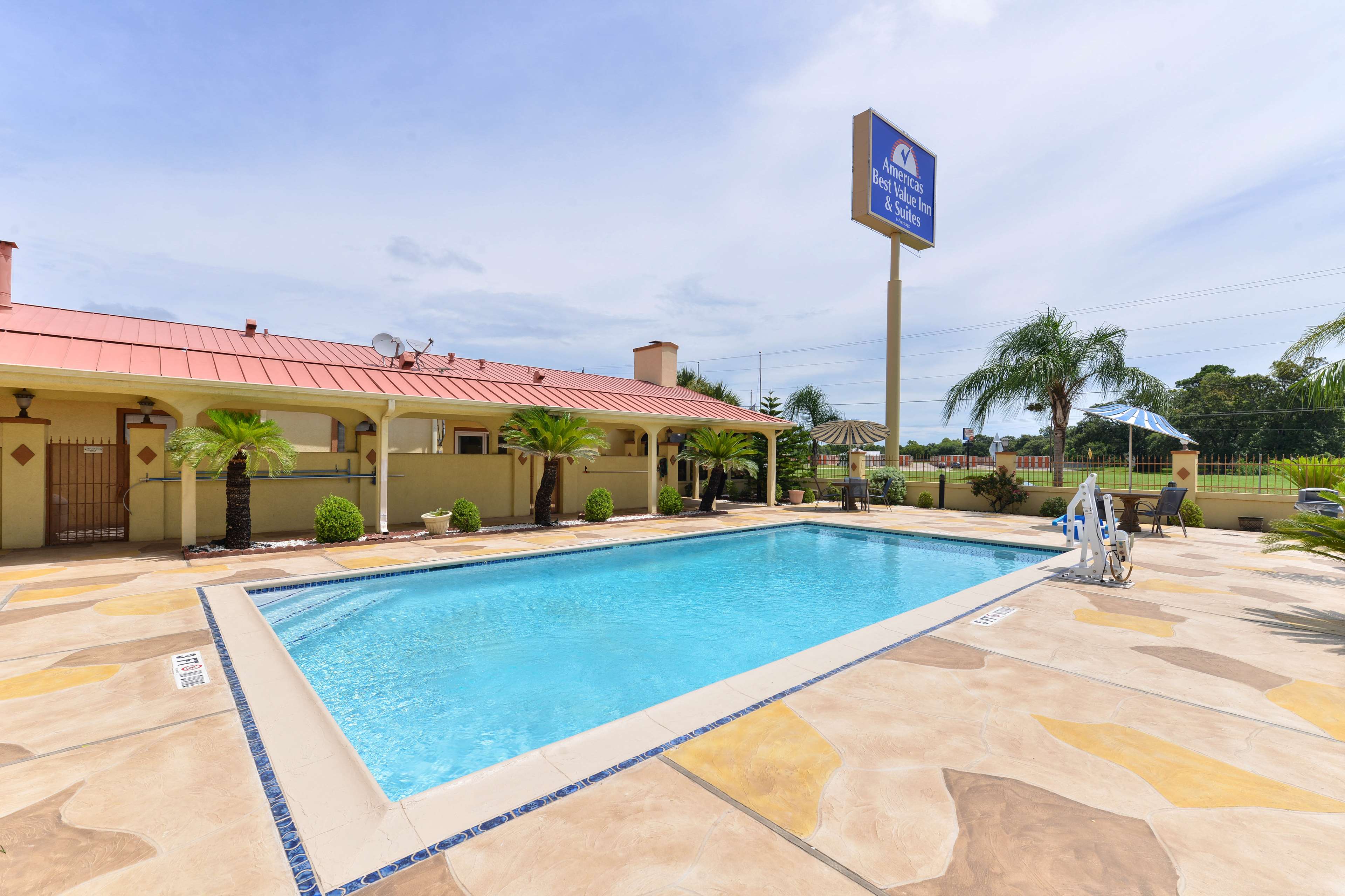 Americas Best Value Inn & Suites-Alvin/Houston