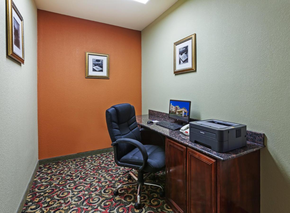 Holiday Inn Express & Suites Amarillo East