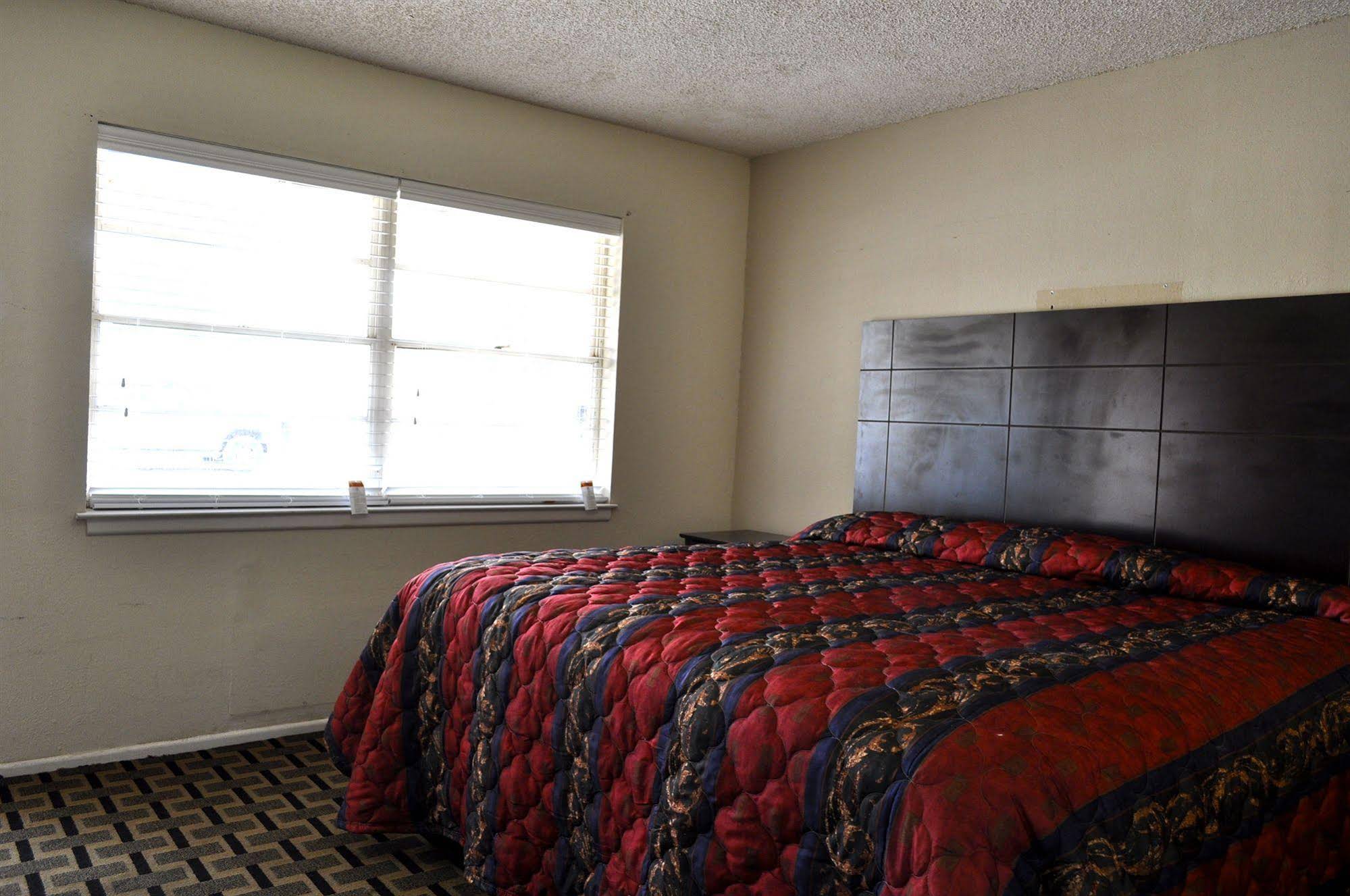 Andrews Motor Inn