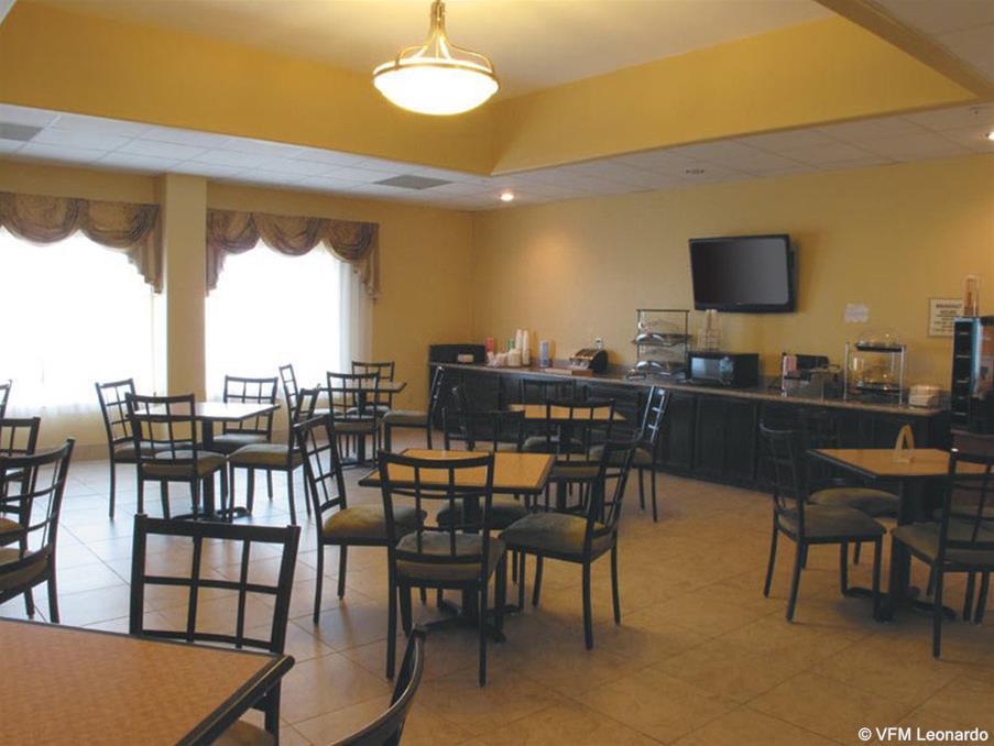 La Quinta Inn & Suites by Wyndham Angleton