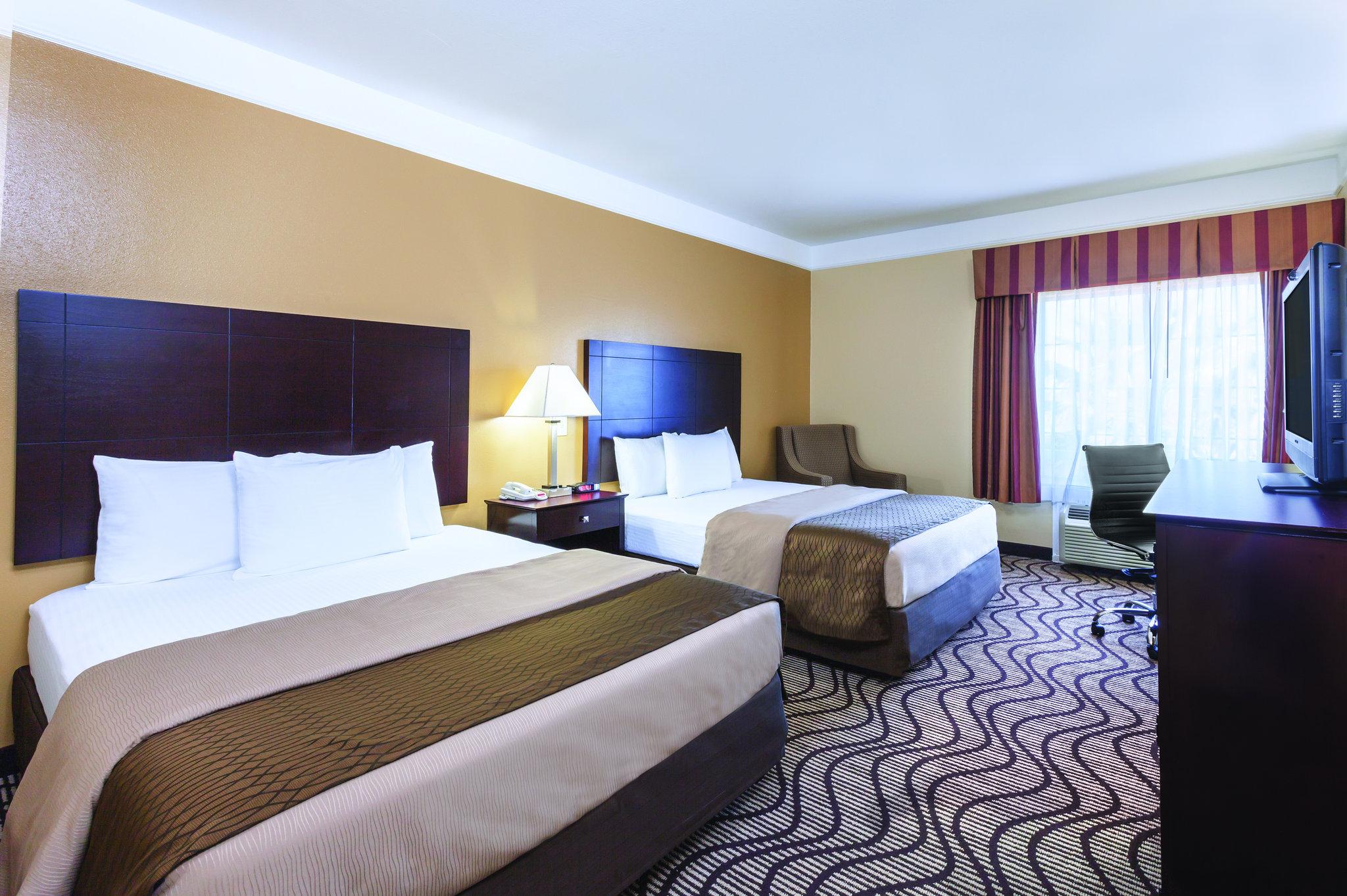 La Quinta Inn & Suites by Wyndham Angleton