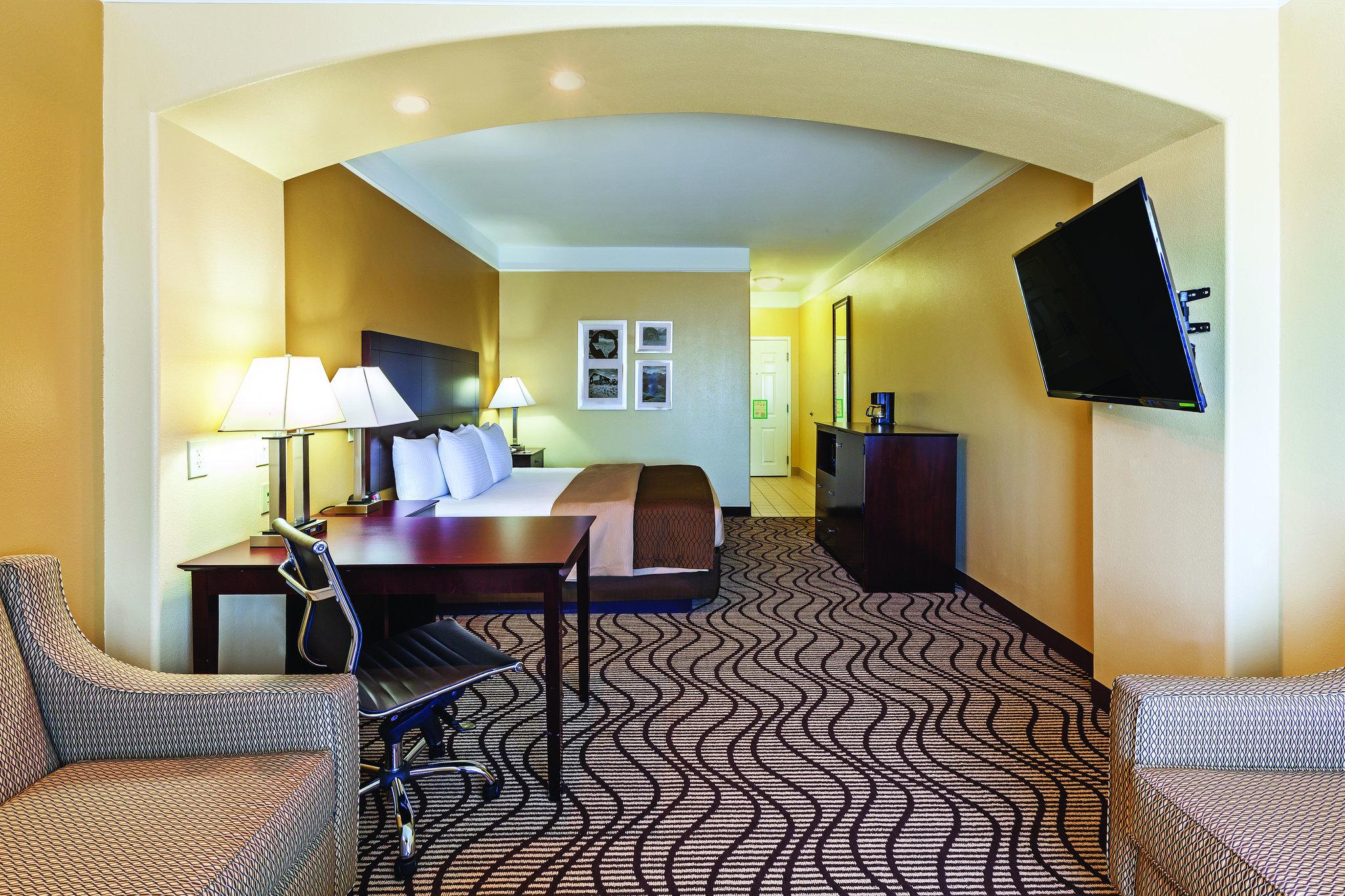 La Quinta Inn & Suites by Wyndham Angleton