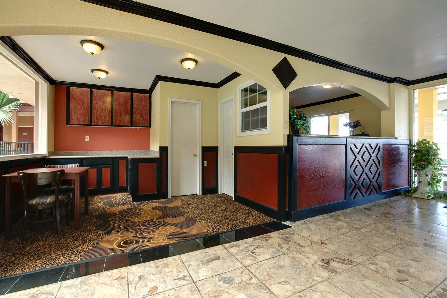 Budget Host Inn Arlington