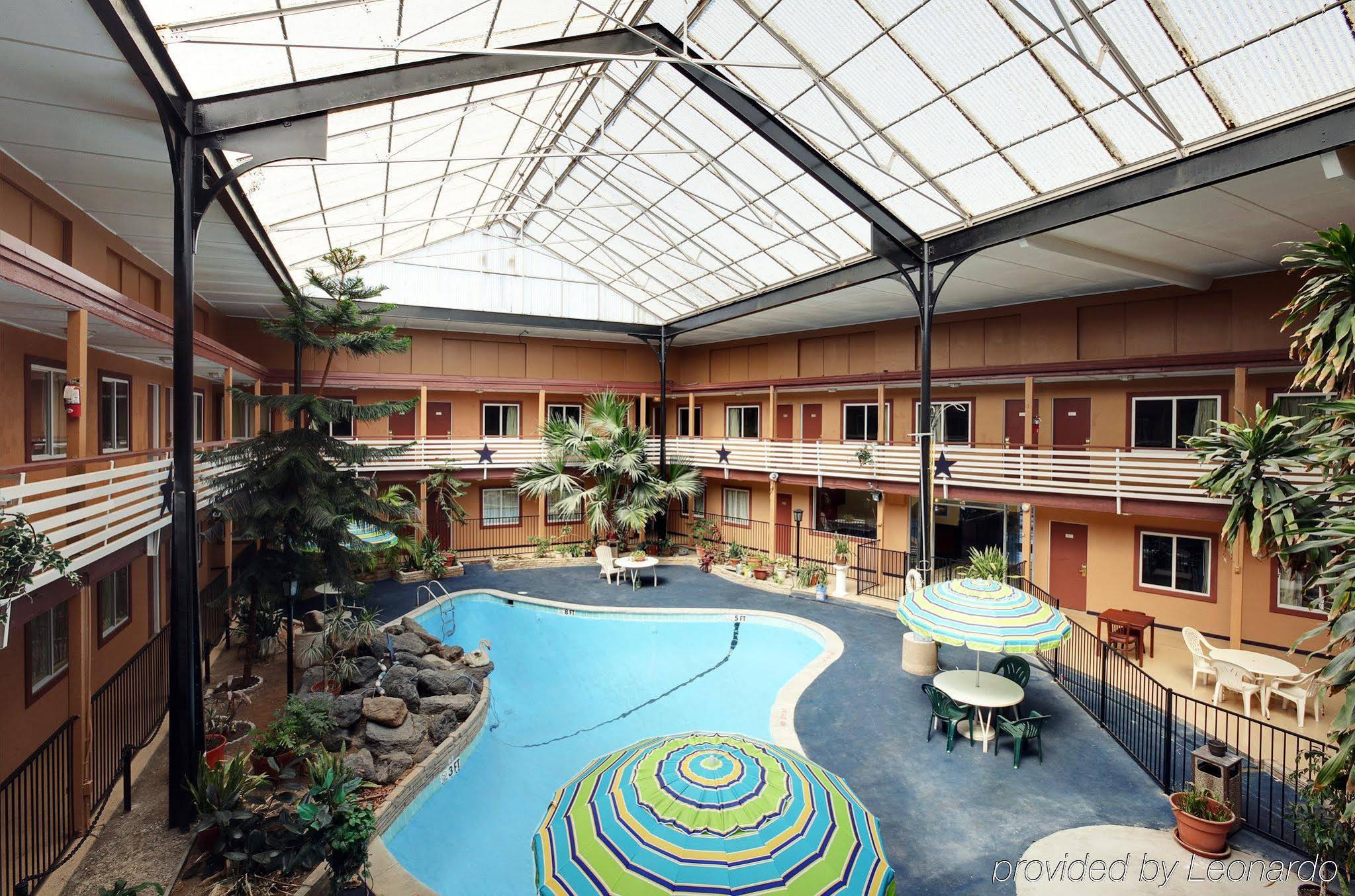 Budget Host Inn Arlington