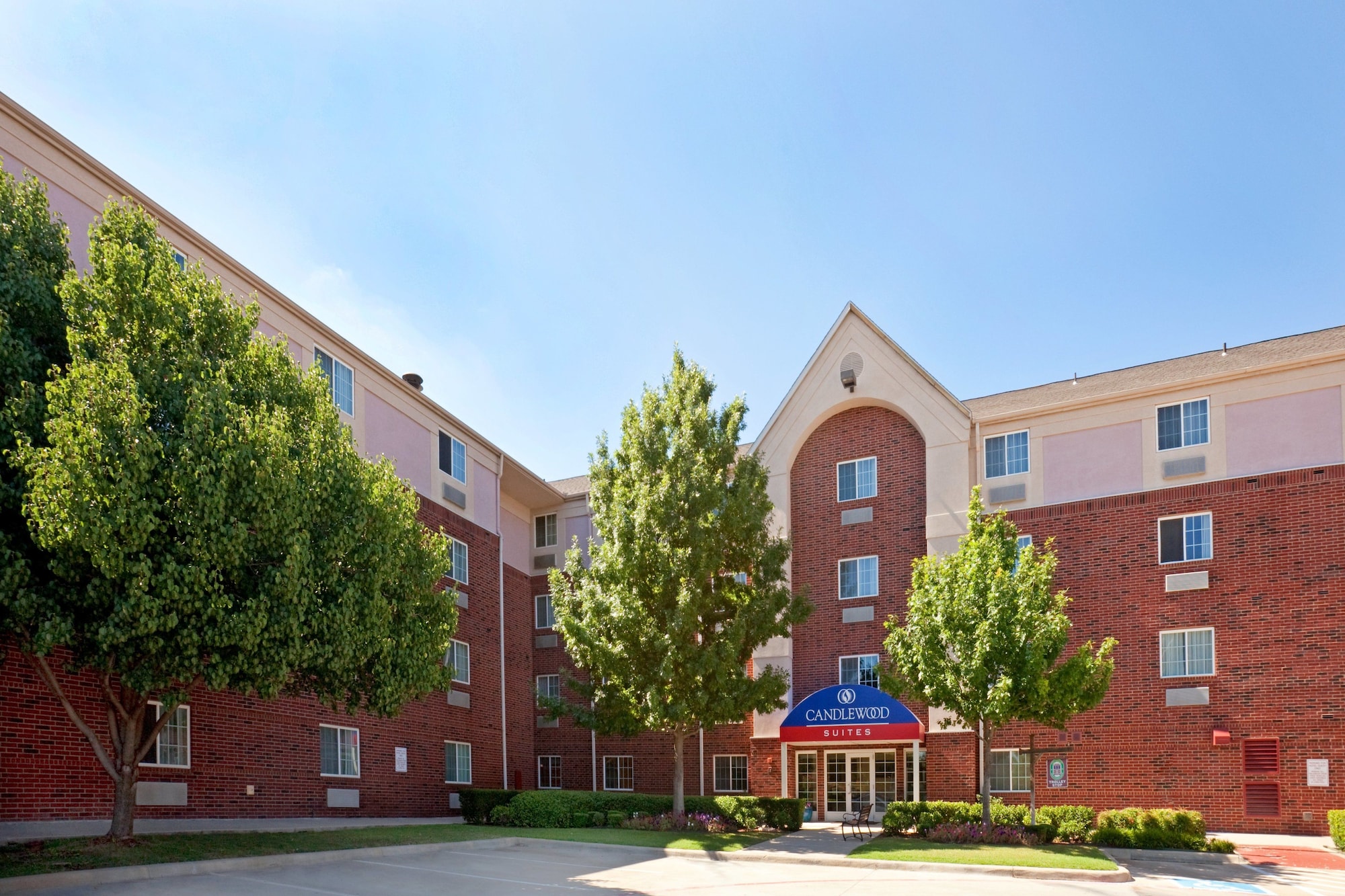 Sonesta Simply Suites Arlington
