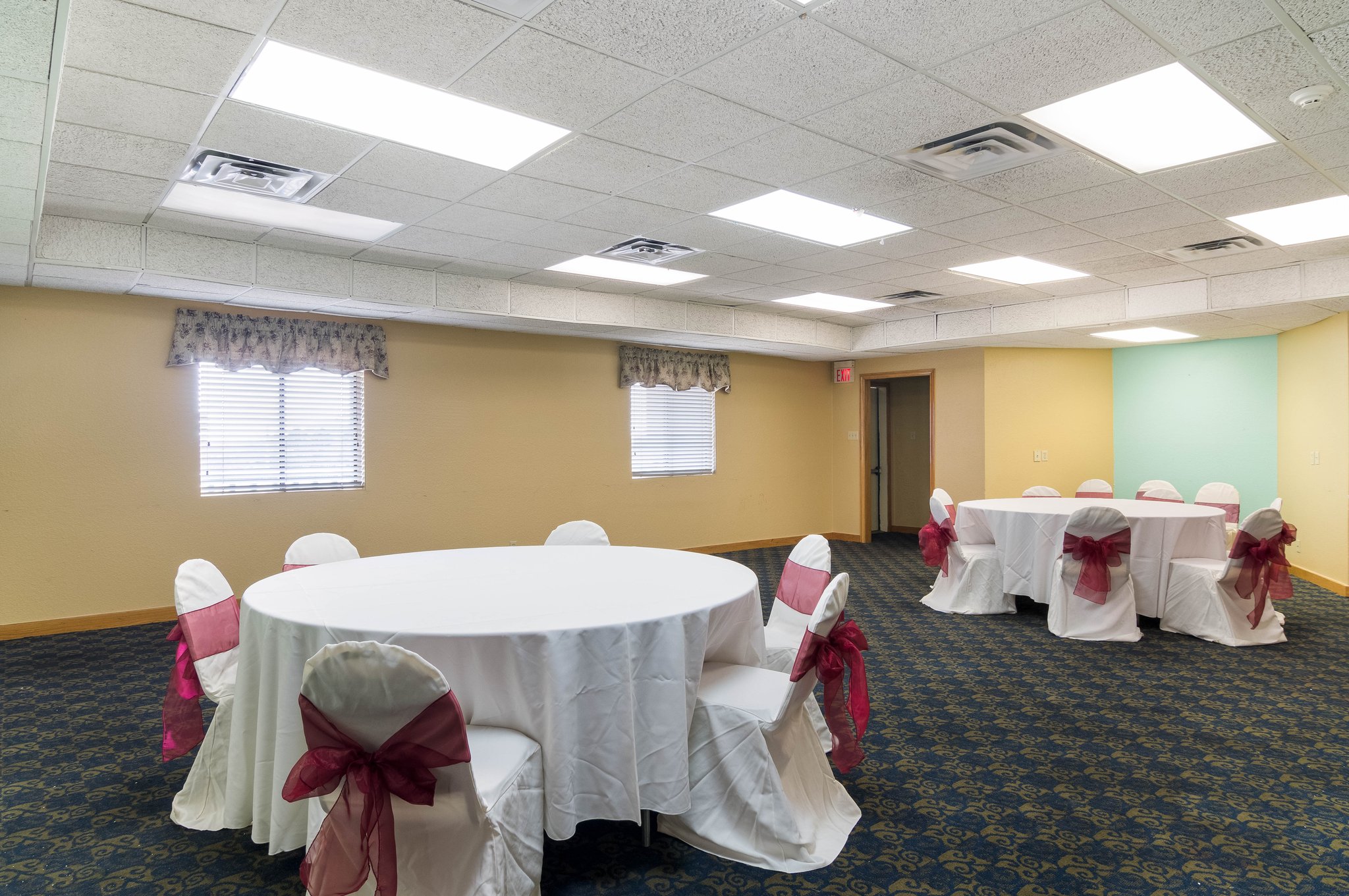 Econo Lodge Inn & Suites Six Flags