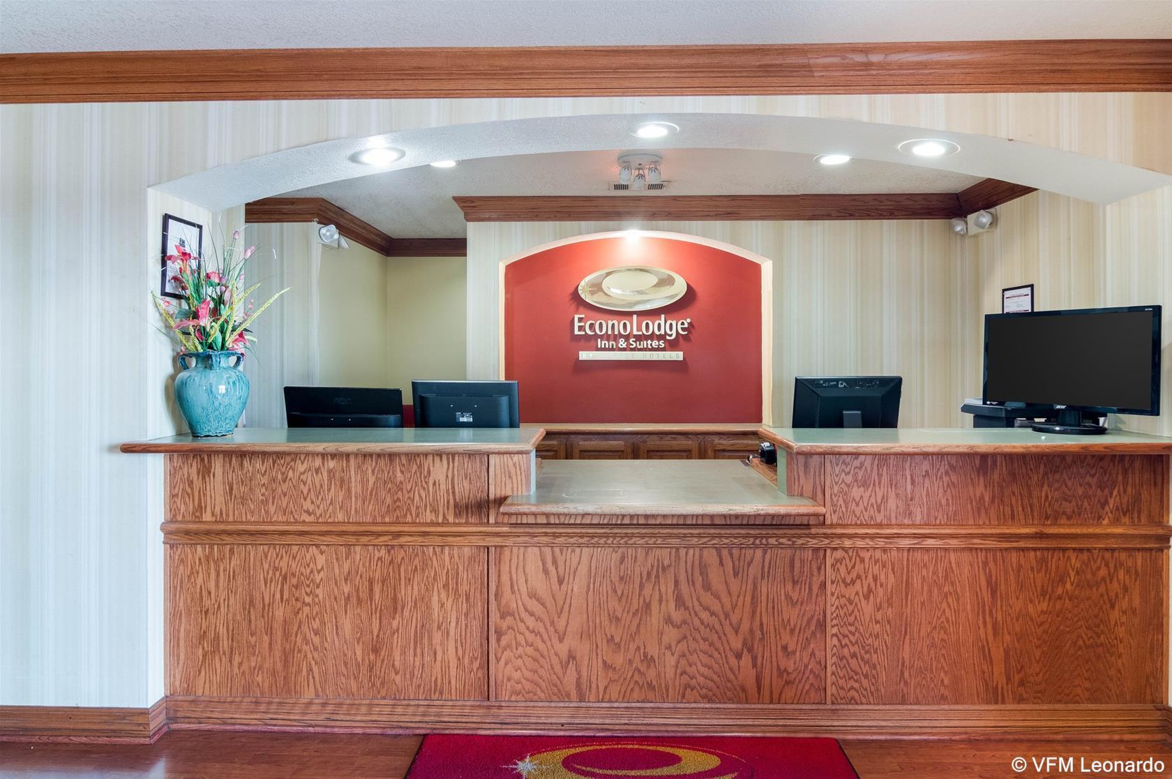 Econo Lodge Inn & Suites Six Flags