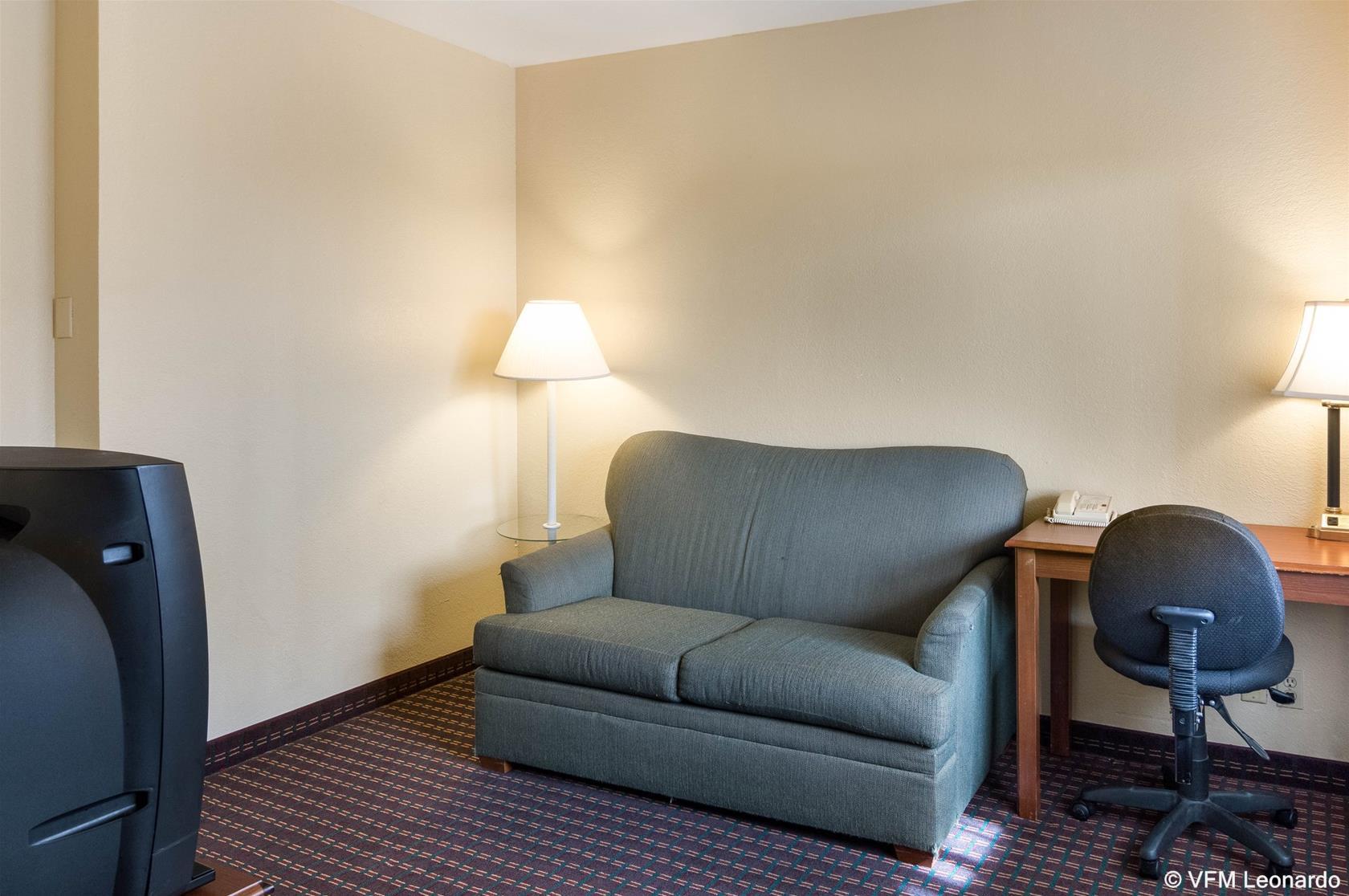 Econo Lodge Inn & Suites Six Flags