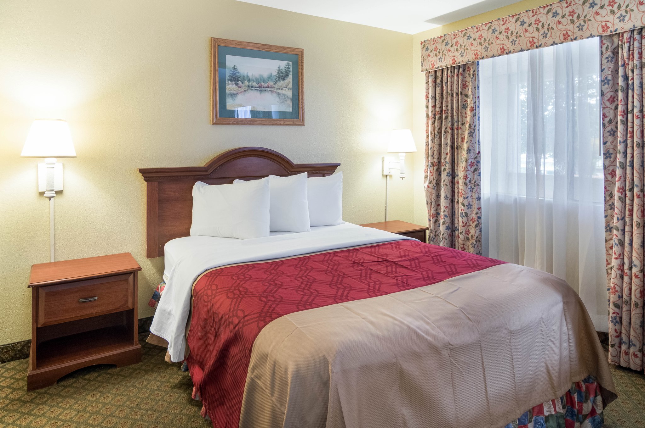 Econo Lodge Inn & Suites Six Flags