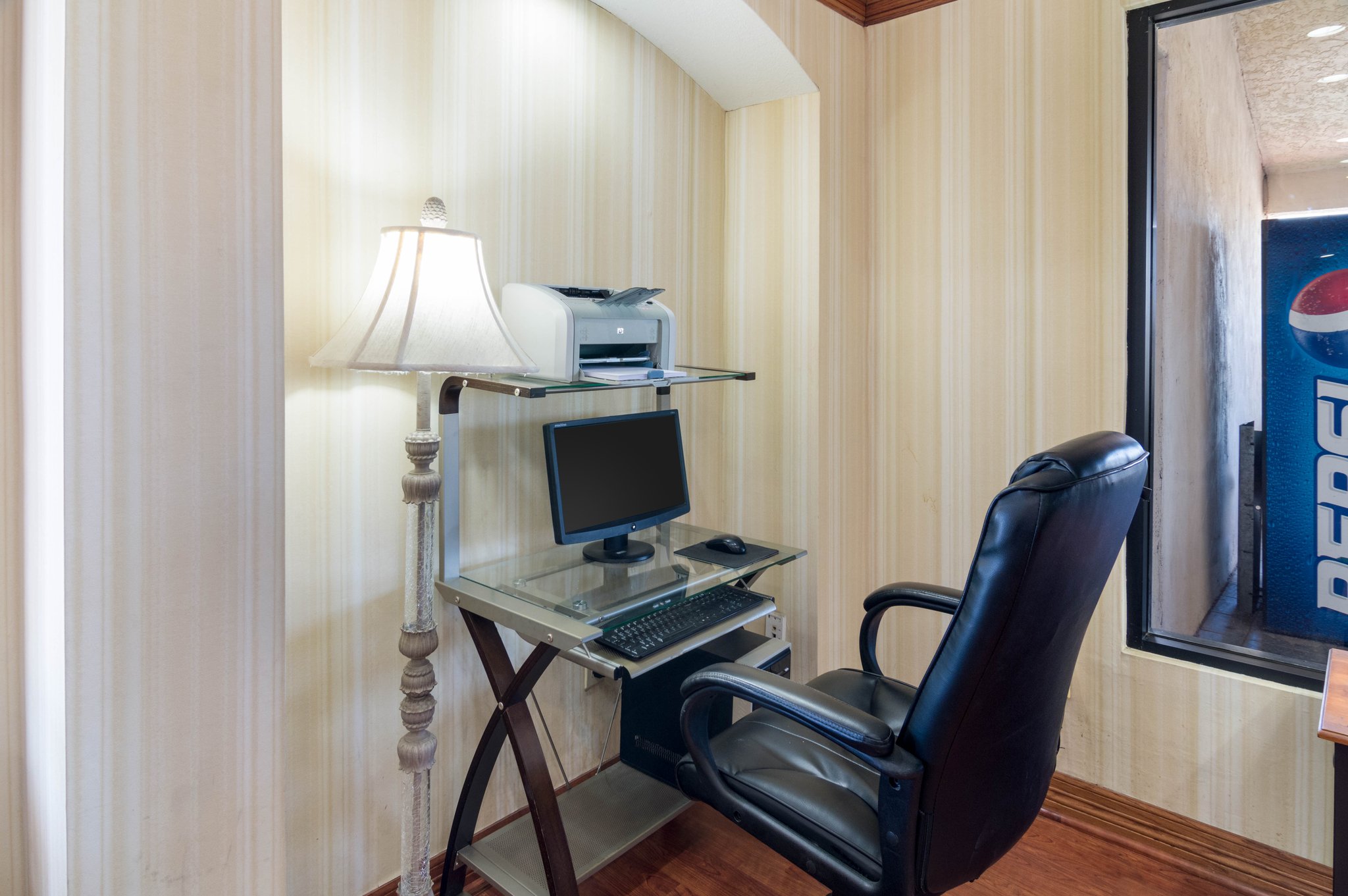 Econo Lodge Inn & Suites Six Flags