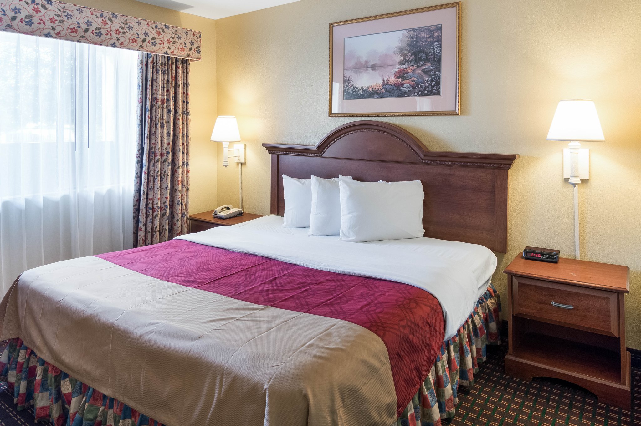 Econo Lodge Inn & Suites Six Flags