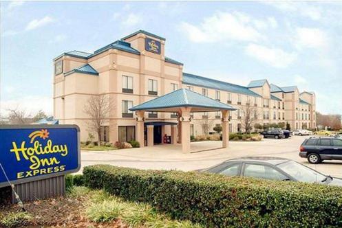 Holiday Inn Express & Suites Arlington (I-20-Parks Mall)