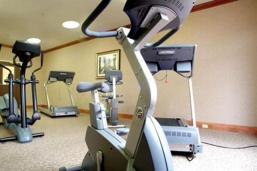 Holiday Inn Express & Suites Arlington (I-20-Parks Mall)