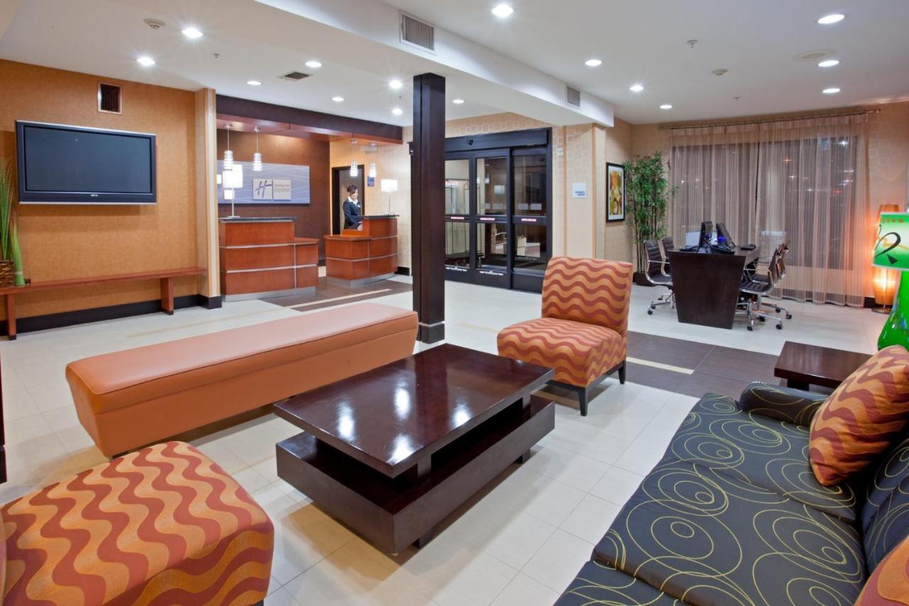 Holiday Inn Express & Suites Arlington (I-20-Parks Mall)