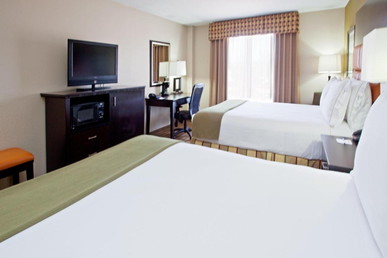 Holiday Inn Express & Suites Arlington (I-20-Parks Mall)