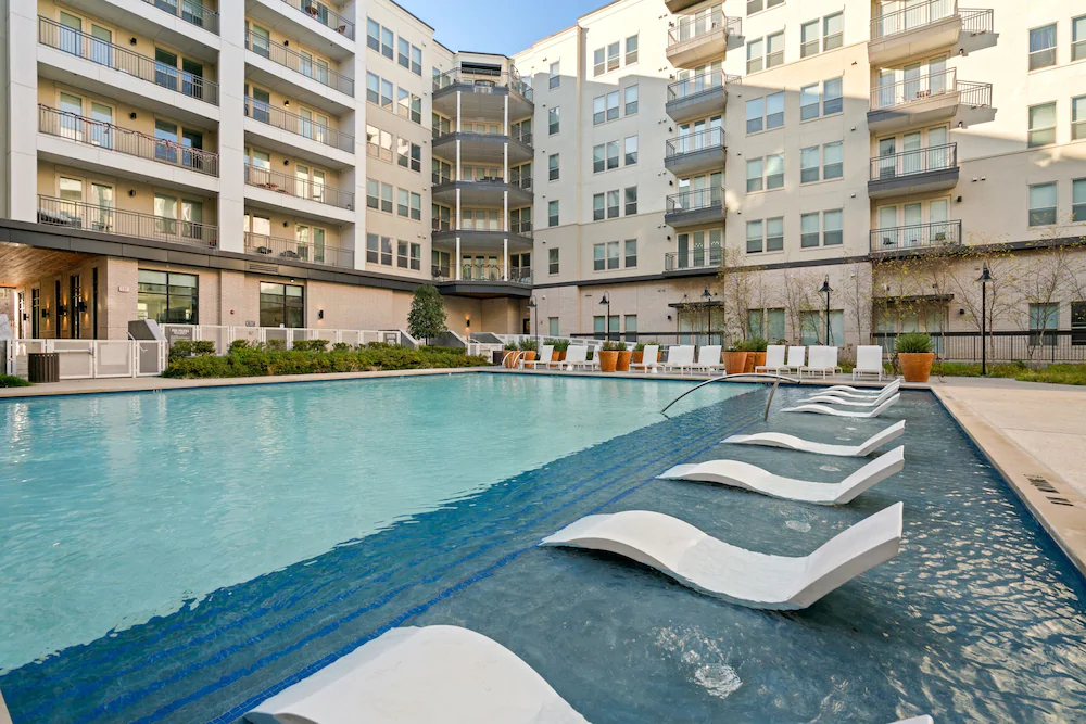 101 Center by Kasa Arlington Apartments