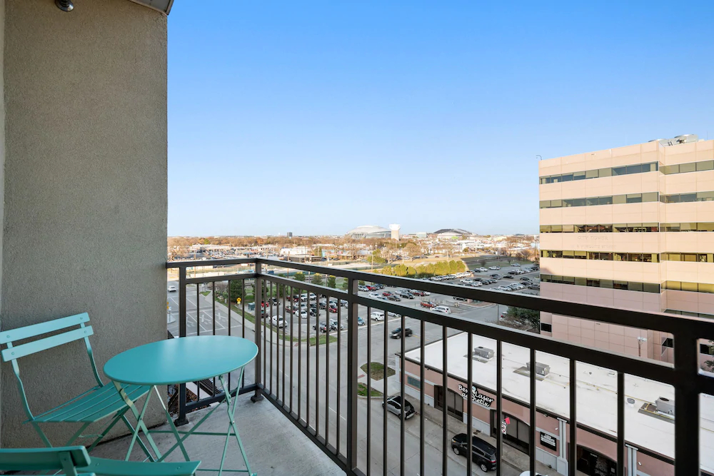 101 Center by Kasa Arlington Apartments