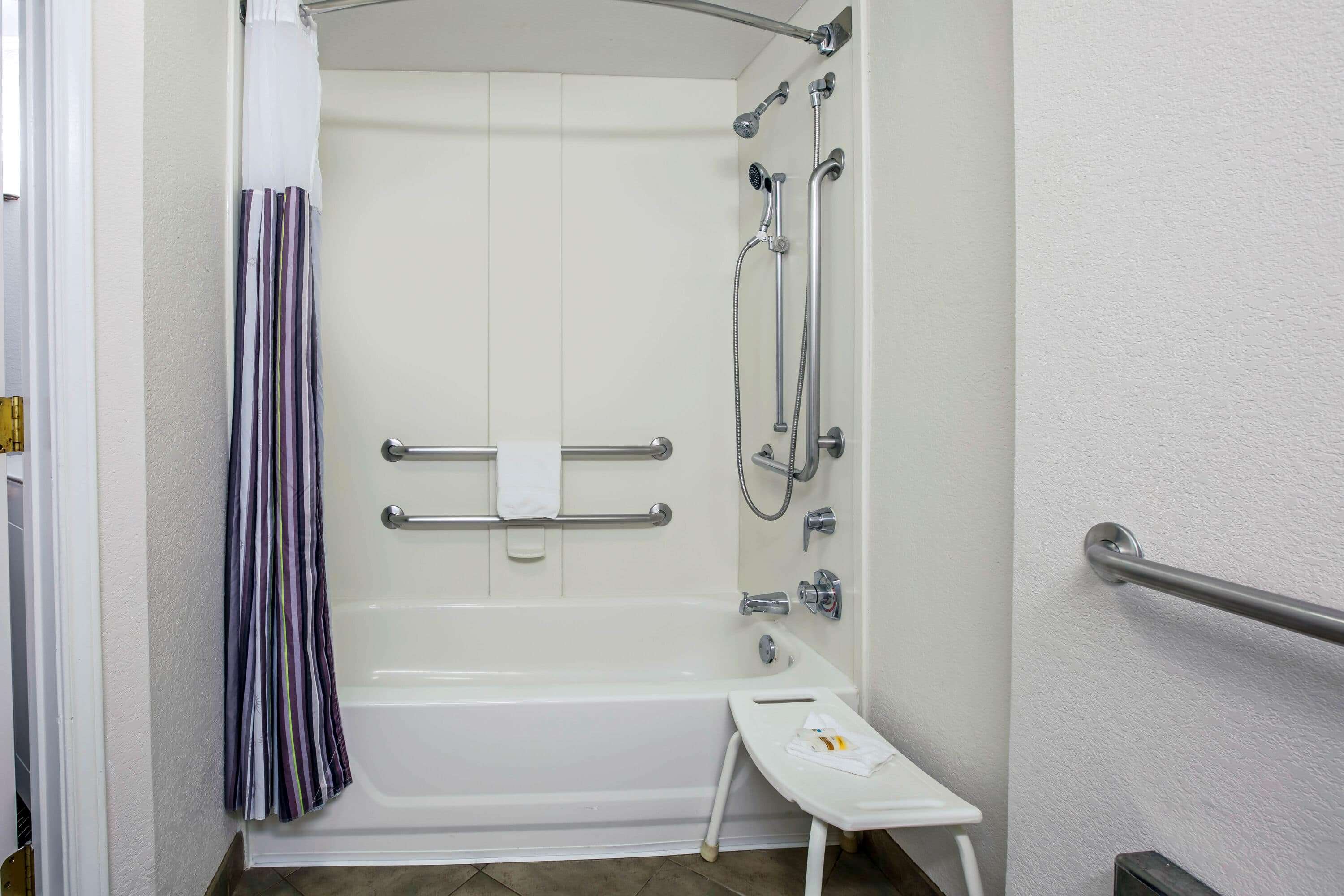 La Quinta Inn & Suites by Wyndham Dallas Arlington South