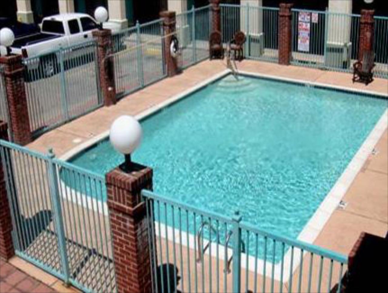 Ranger Inn & Suites Six Flags Stadium