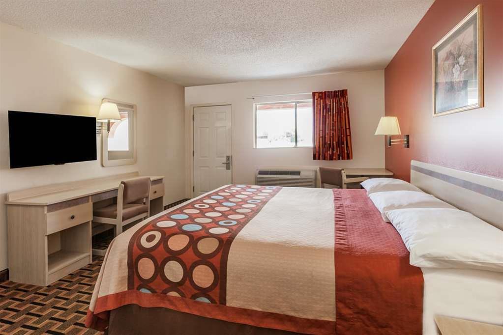 Super 8 by Wyndham Athens TX
