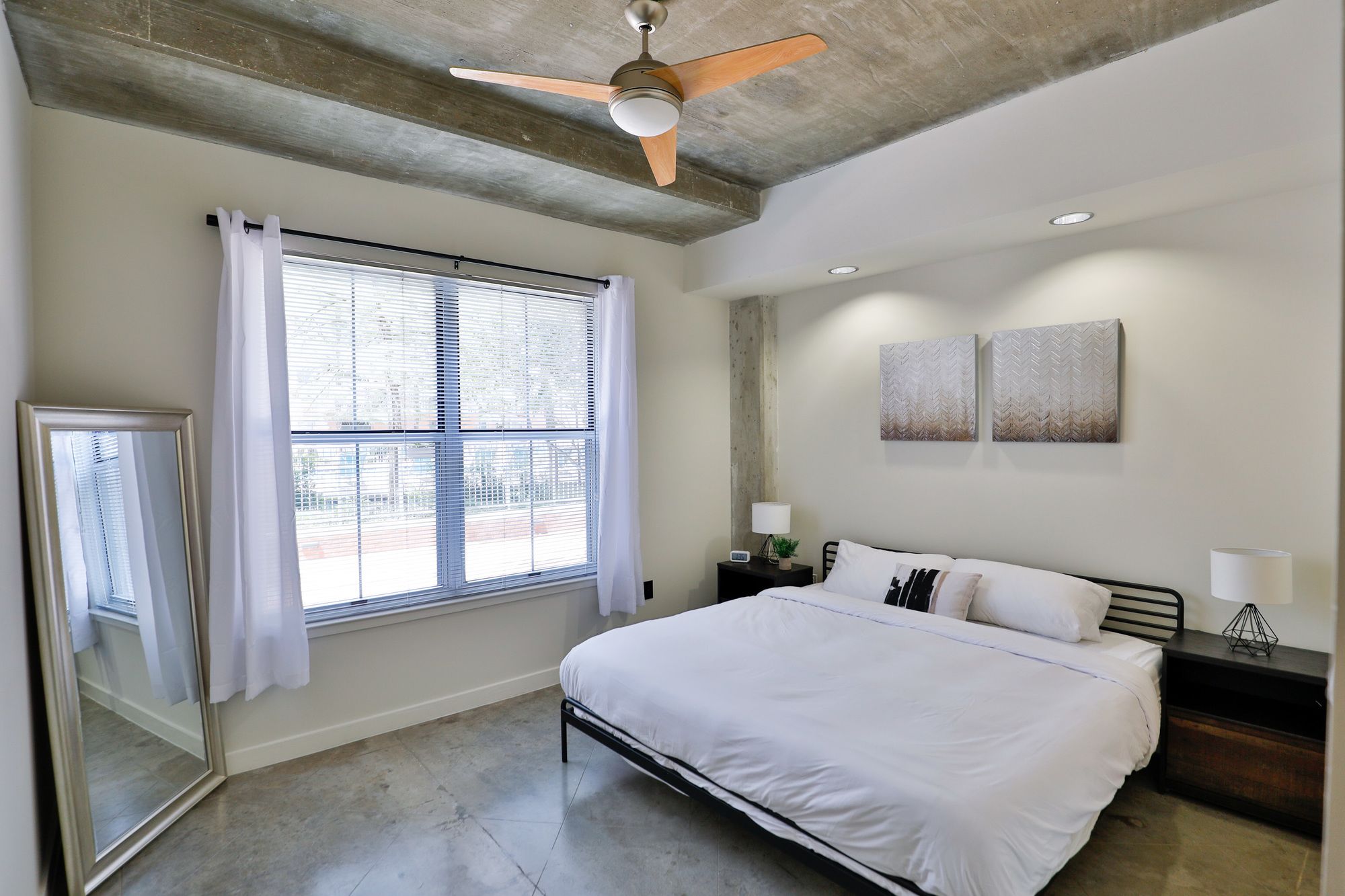 AMLI Downtown by Locale Downtown Austin