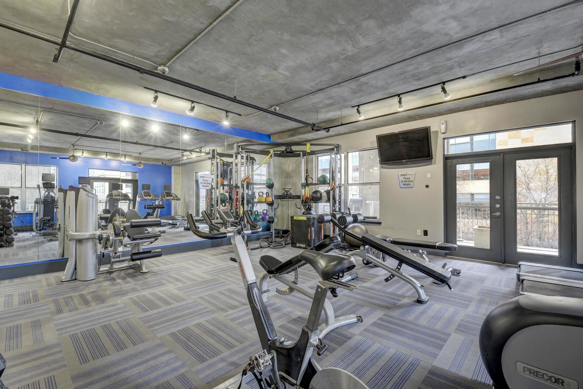 AMLI Downtown by Locale Downtown Austin