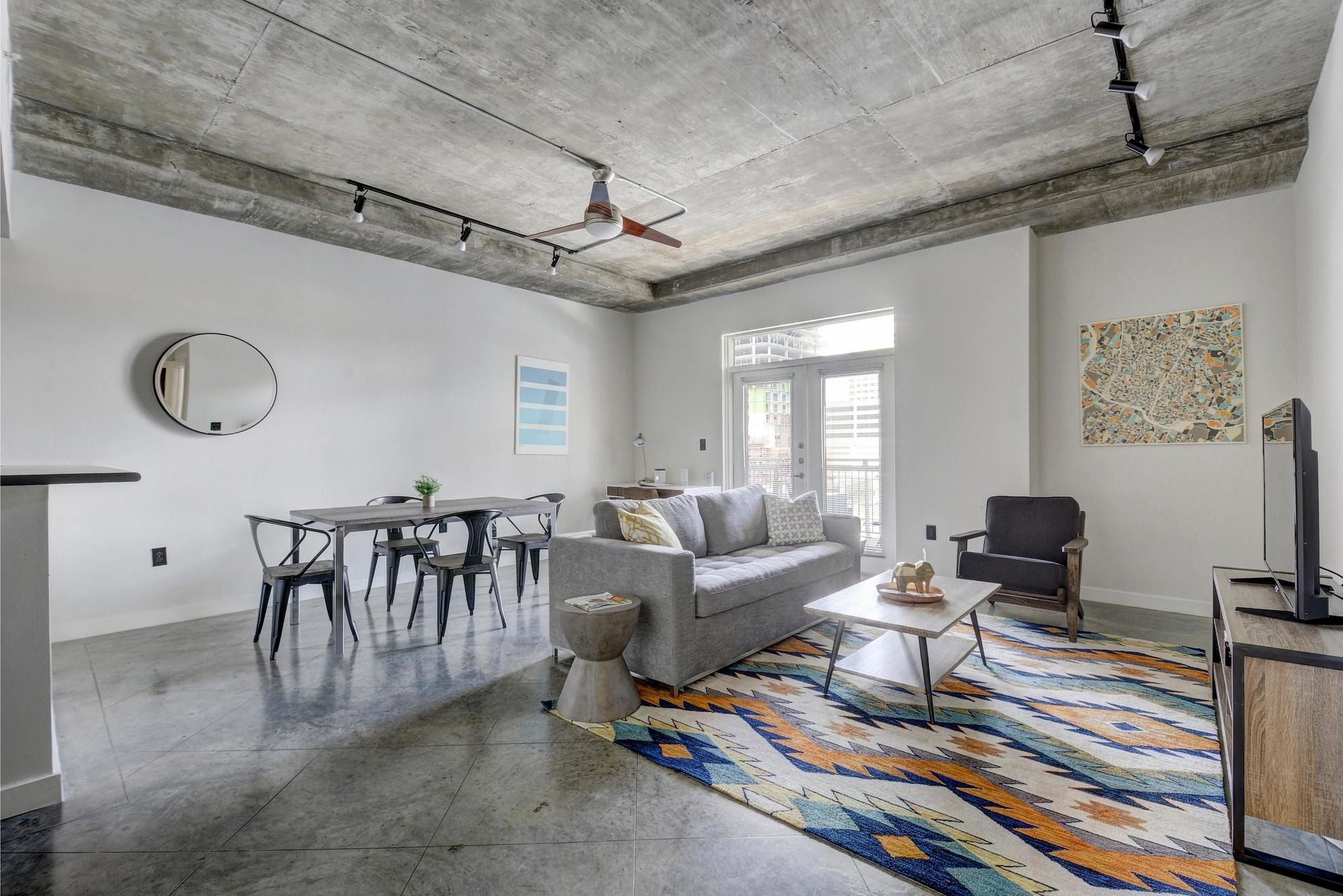 AMLI Downtown by Locale Downtown Austin