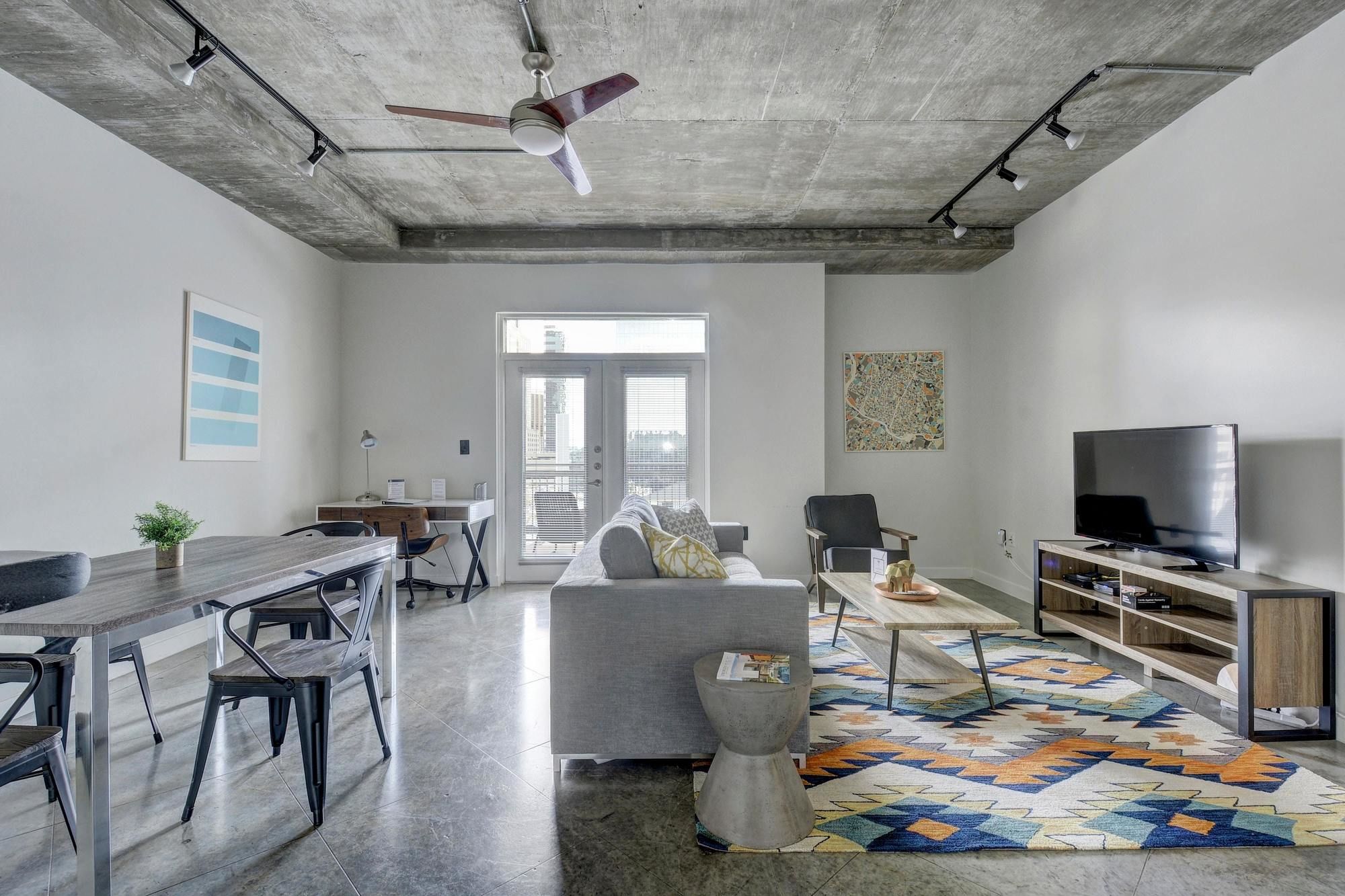 AMLI Downtown by Locale Downtown Austin