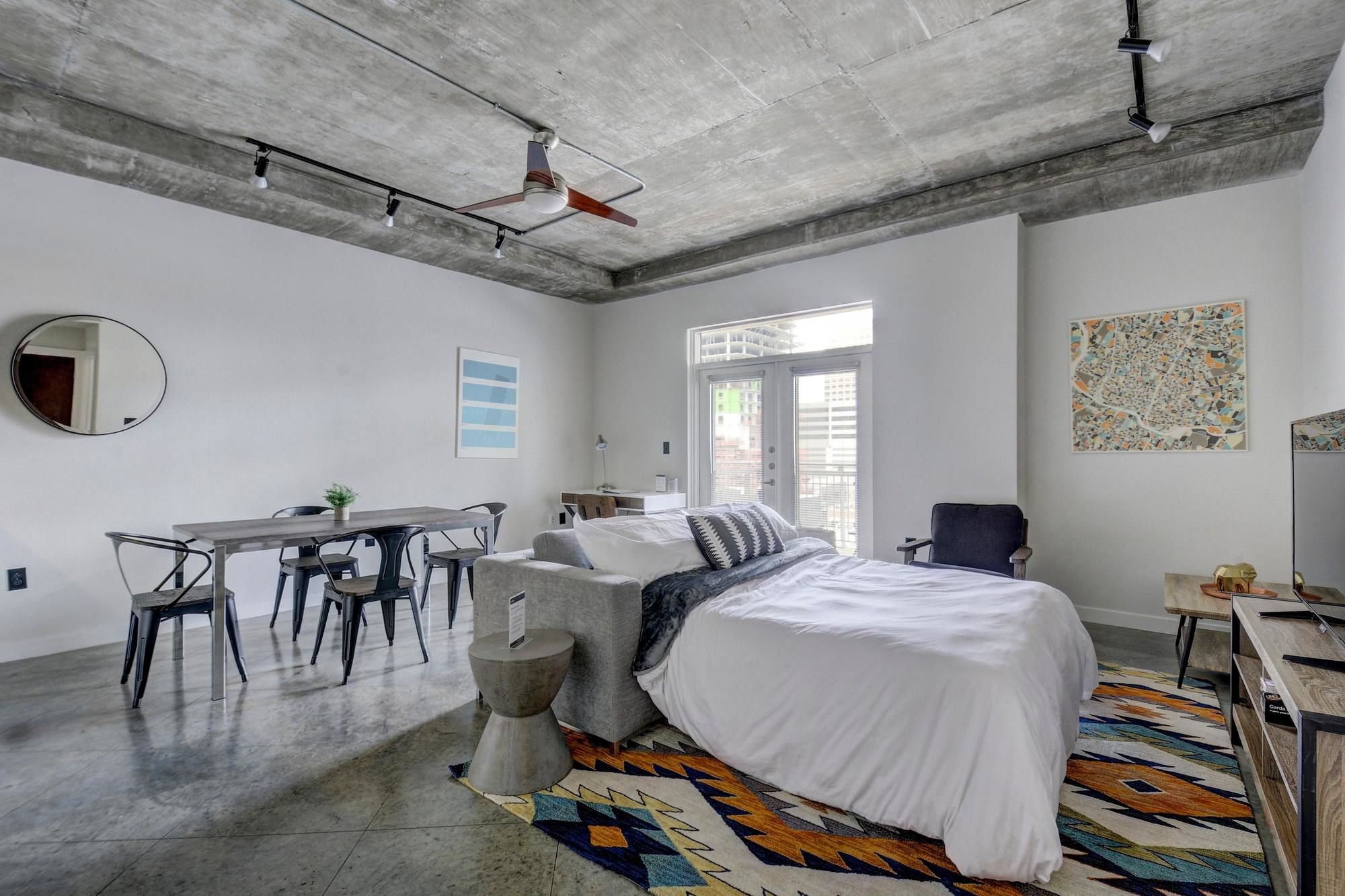 AMLI Downtown by Locale Downtown Austin