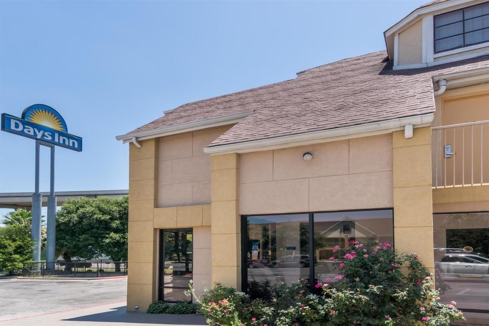 Skylite Inn