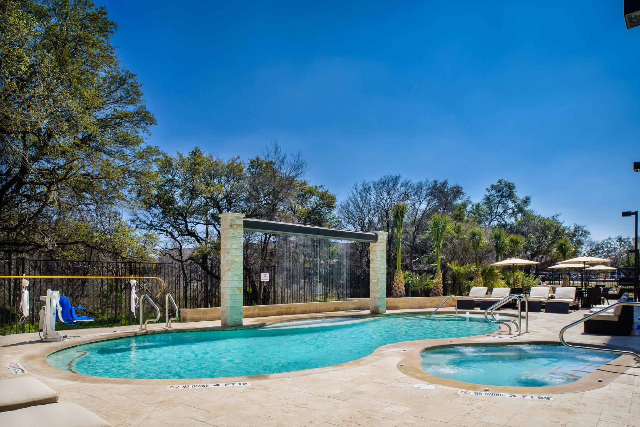 Holiday Inn Express & Suites Austin NW - Arboretum Area