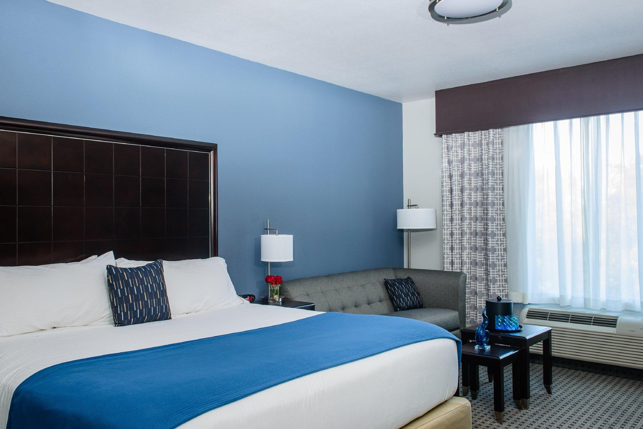 Holiday Inn Express & Suites Austin NW - Arboretum Area
