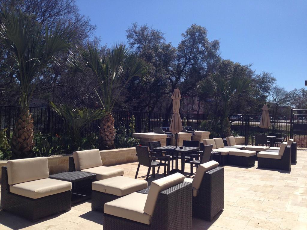 Holiday Inn Express & Suites Austin NW - Arboretum Area