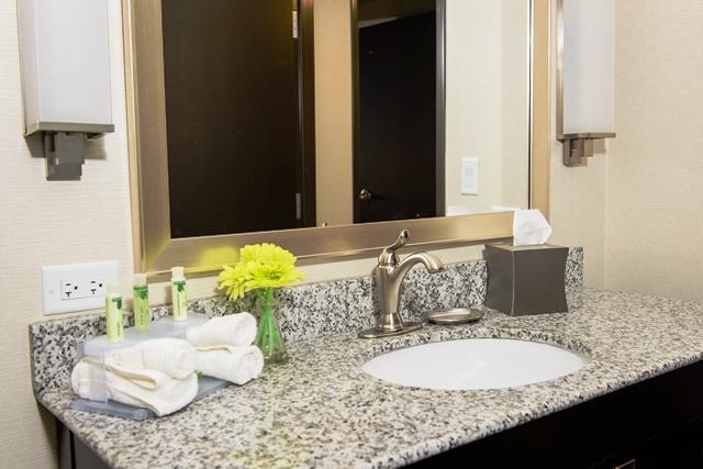 Holiday Inn Express & Suites Austin NW - Arboretum Area